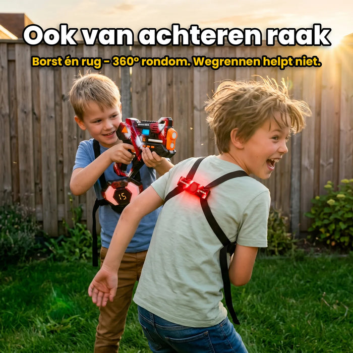 Kinderen spelen tussen de bomen op een veldje