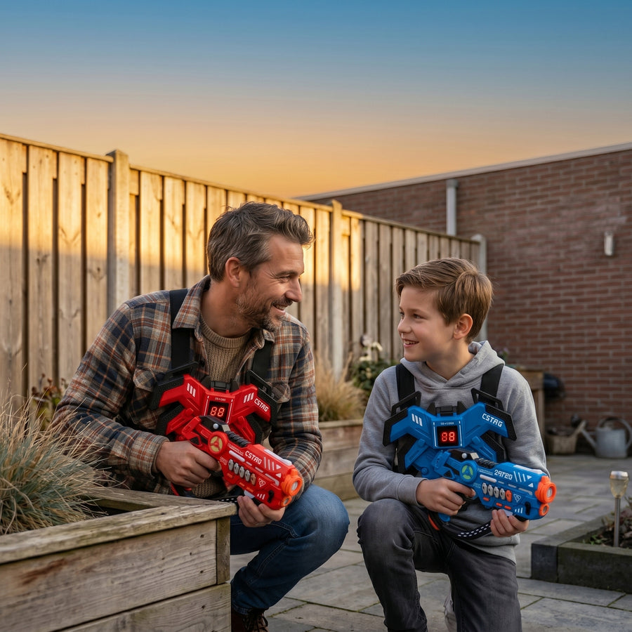 Kinderen buiten spelend met lasergame
