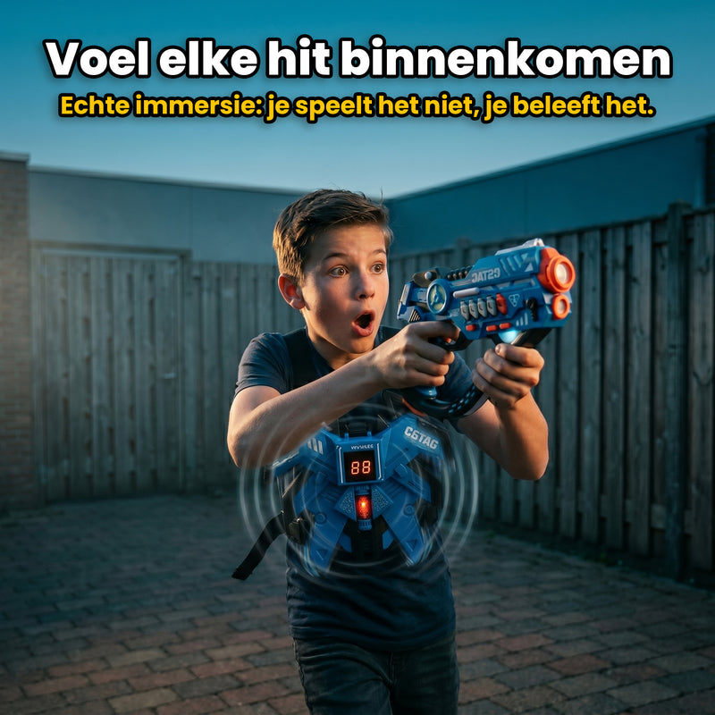 Jongen draagt Savorelle Pulse trilvest dat vibreert bij elke treffer tijdens lasergame